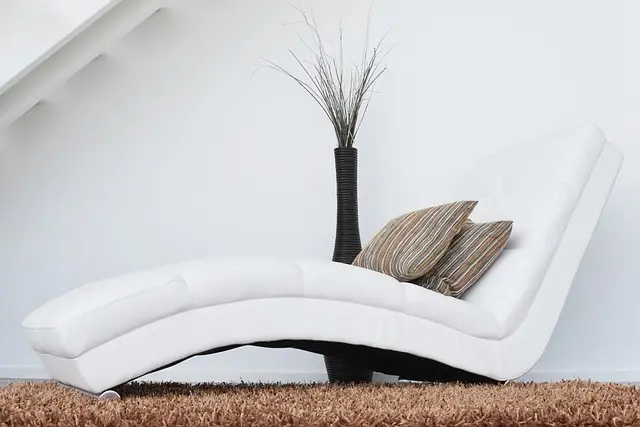Comment le choix de la chaise influence l'ergonomie de votre bureau