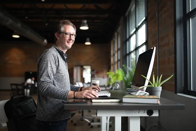 Comment l'ergonomie au bureau booste votre productivité
