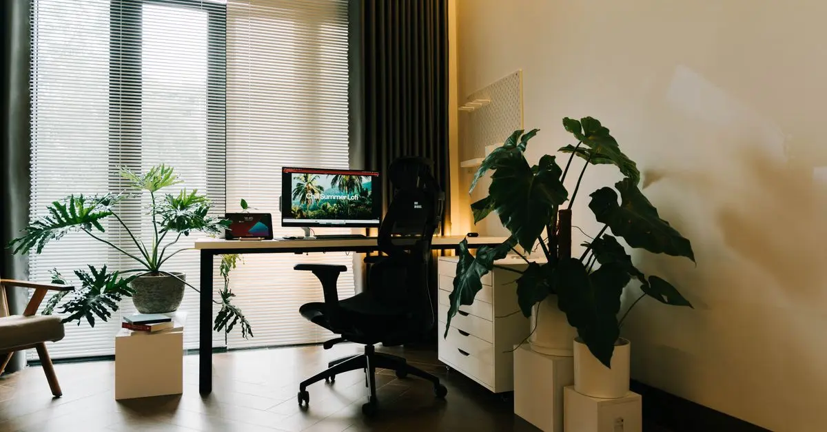 Comment optimiser votre bureau pour éviter les douleurs