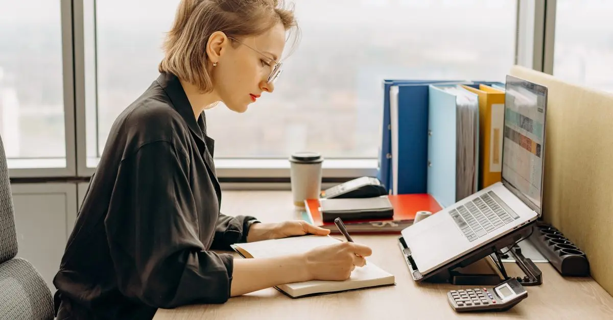 Les erreurs d'ergonomie à éviter pour un bureau confortable