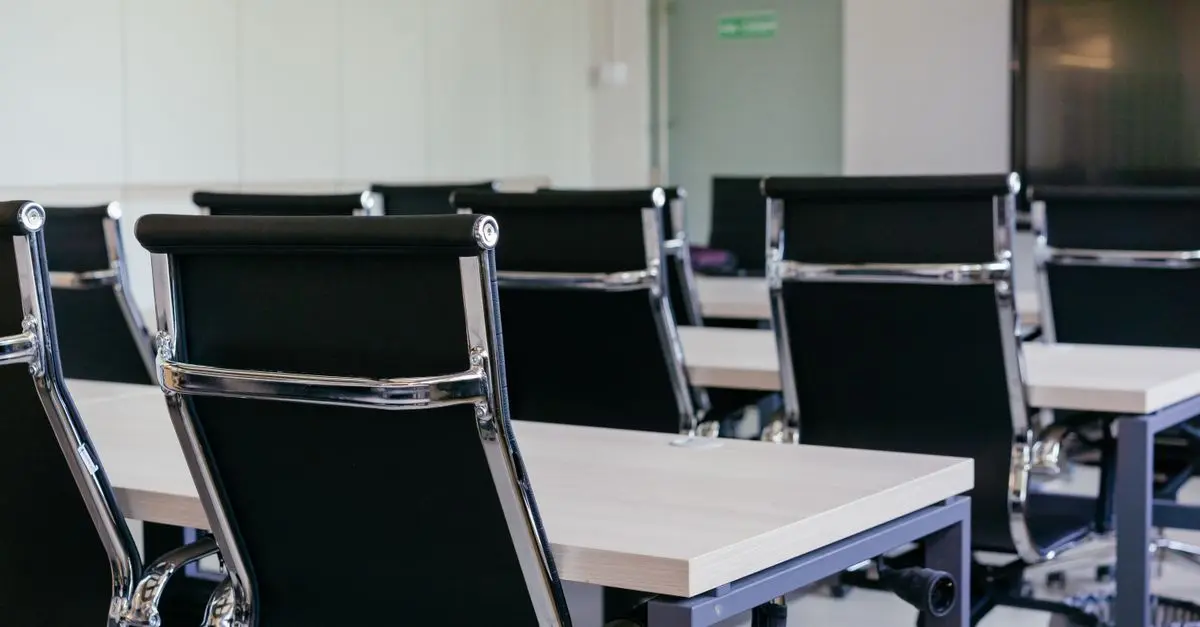Comment intégrer l'ergonomie dans votre espace de travail partagé