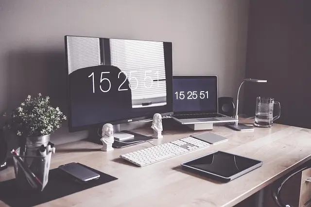 Les 7 accessoires ergonomiques indispensables pour votre bureau
