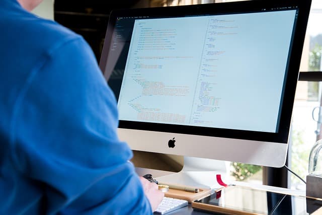 Comment l'ergonomie favorise le bien-être au bureau