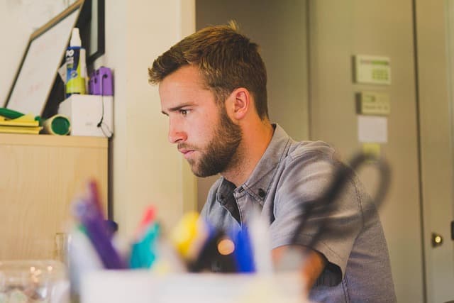 Comment choisir un tapis ergonomique pour votre bureau